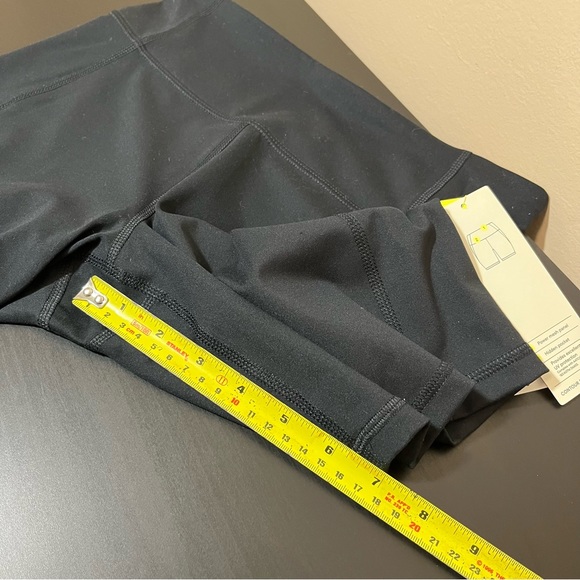 NWT All in Motion Contour Power Waist Mid Rise Shorts - Picture 10 of 11